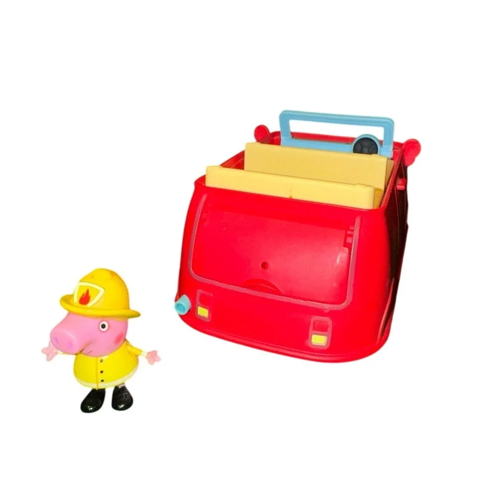 Hasbro Peppa Pig Family Red Car Toy Vehicle with Firefighter Peppa‎ Figure Set